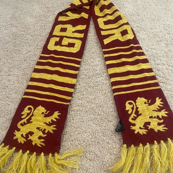 Harry potter Gryffindor scarf burgandy and gold reversible - Picture 2 of 4